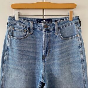 Hollister Ultra High Rise Mom Jeans